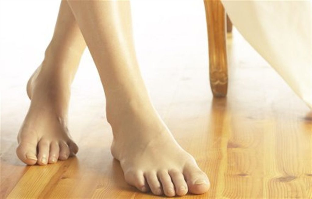 importancia-de-la-conexion-a-tierra-en-la-salud-de-los-pies